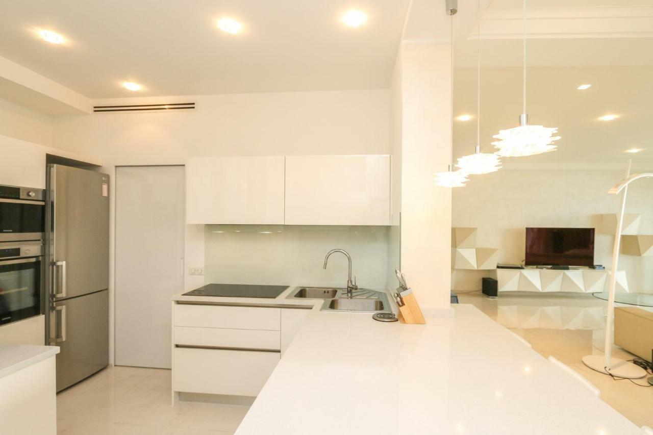 Seafront Modern Apartment Nice Exterior photo